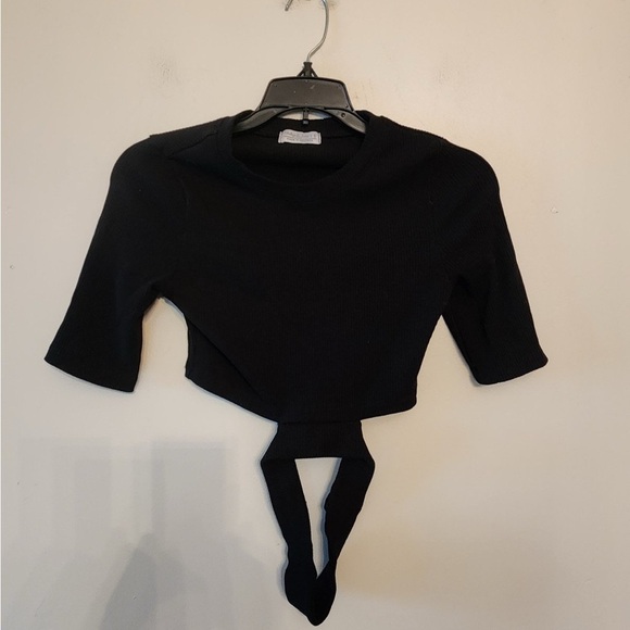 Tops - Haley and June black crop top shirt size small